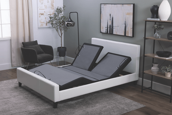 Split-head adjustables are growing in popularity,
thanks in part to lower price points but also because they offer many of the same advantages of “a traditional split king/queen setup,” says Leggett & Platt Adjustable Beds’ John Zanatta.