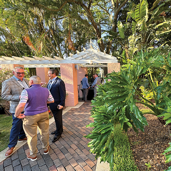 Cocktails were offered at either the side of the garden.