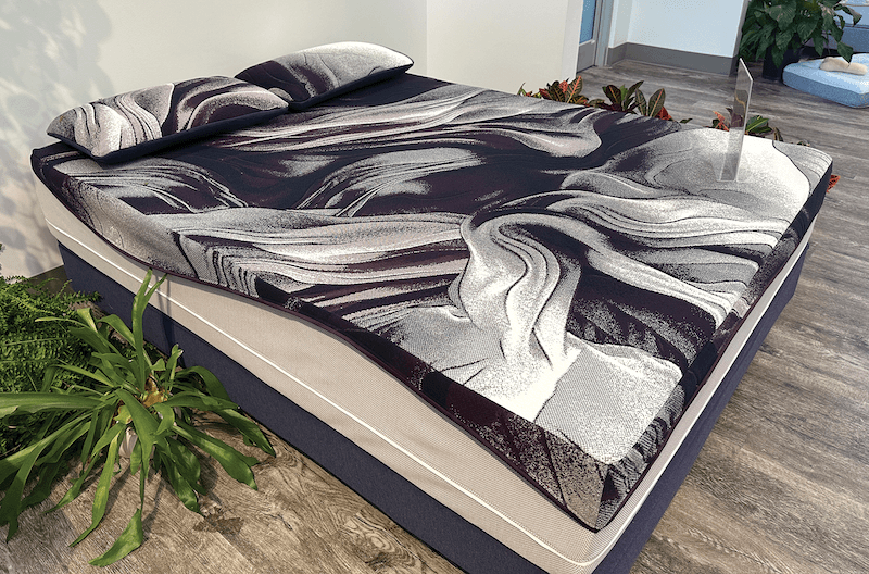 In addition to its striking design, this premium ticking offers a luxurious feel.